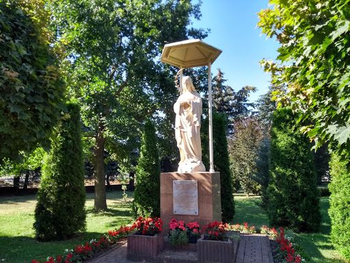 Kościół parafialny pw. Matki Bożej Królowej Polski