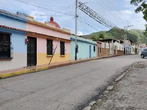 Plaza Bolívar de San Mateo
