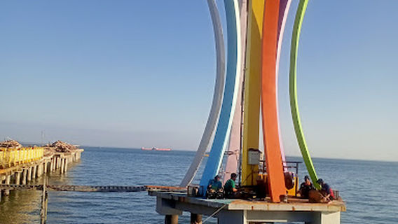 Siring Laut Kotabaru, Tugu Ikan Todak Kembar