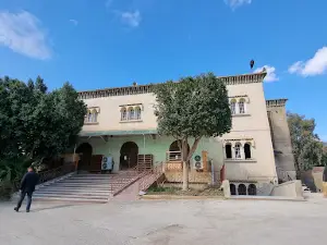 Malik bin Anas mosque