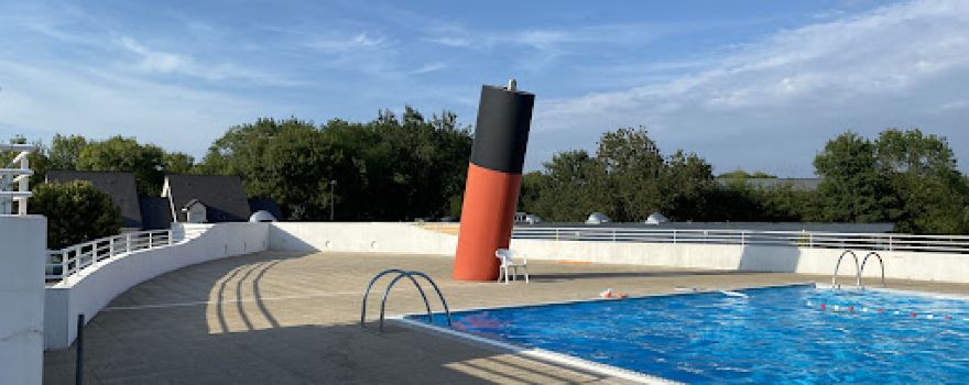 Piscine à La Chartre sur le Loir