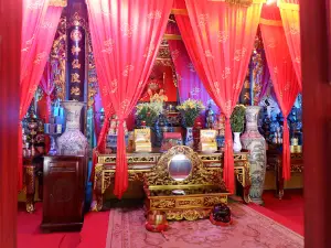Đền Trung