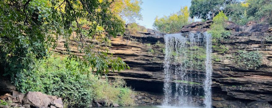 Waterfall bunt
