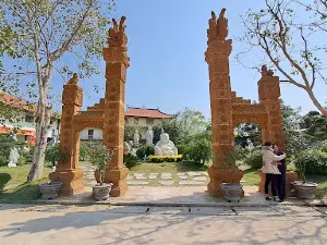 Dien Quang Pagoda