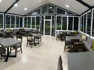 Roaring River Golf & Accommodations