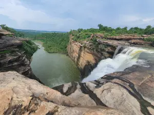 Aurwataad Waterfall औरवाताड़ फॉल