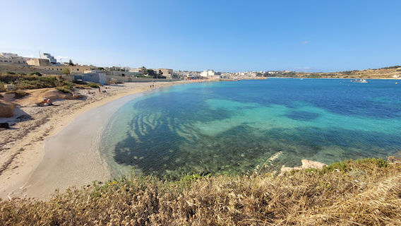 Għar Aħmar Bay