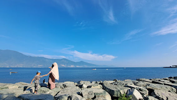 Pantai Kampung Nelayan