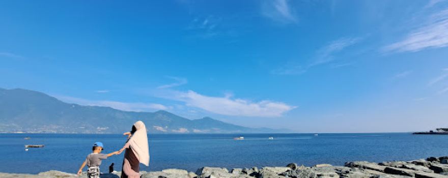 Pantai Kampung Nelayan