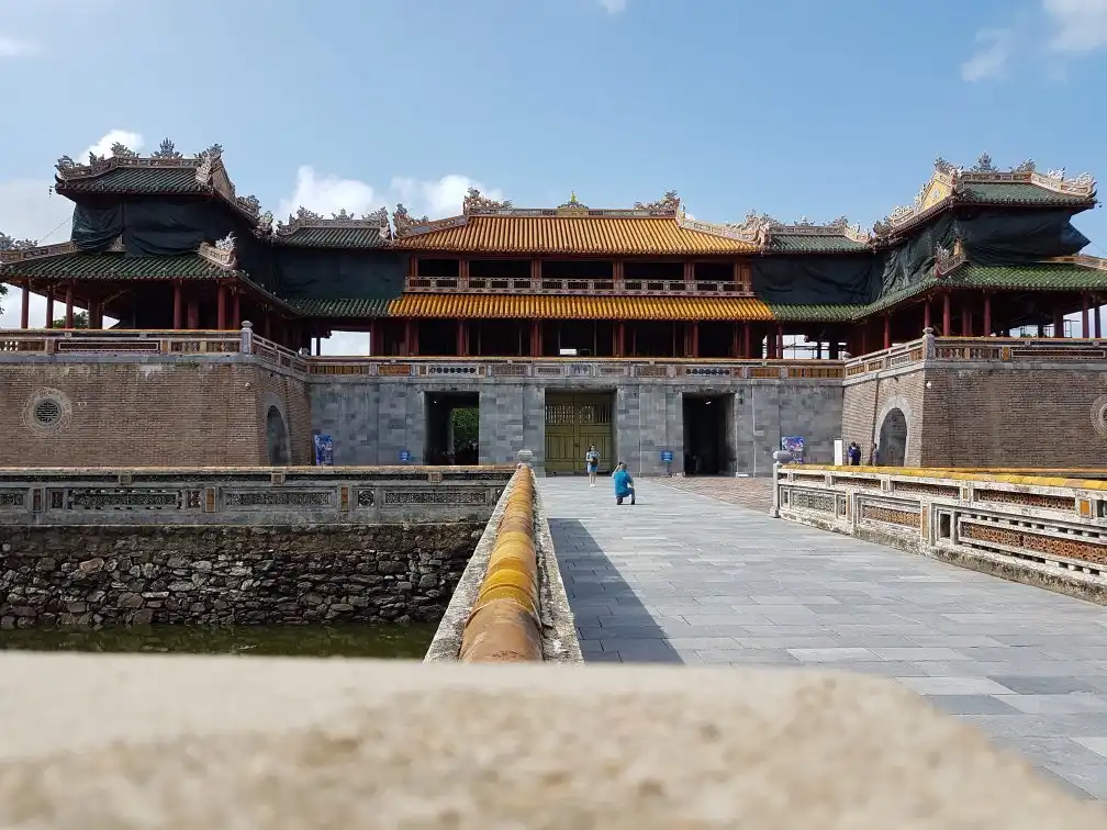 Các khách sạn gần The Flag Tower