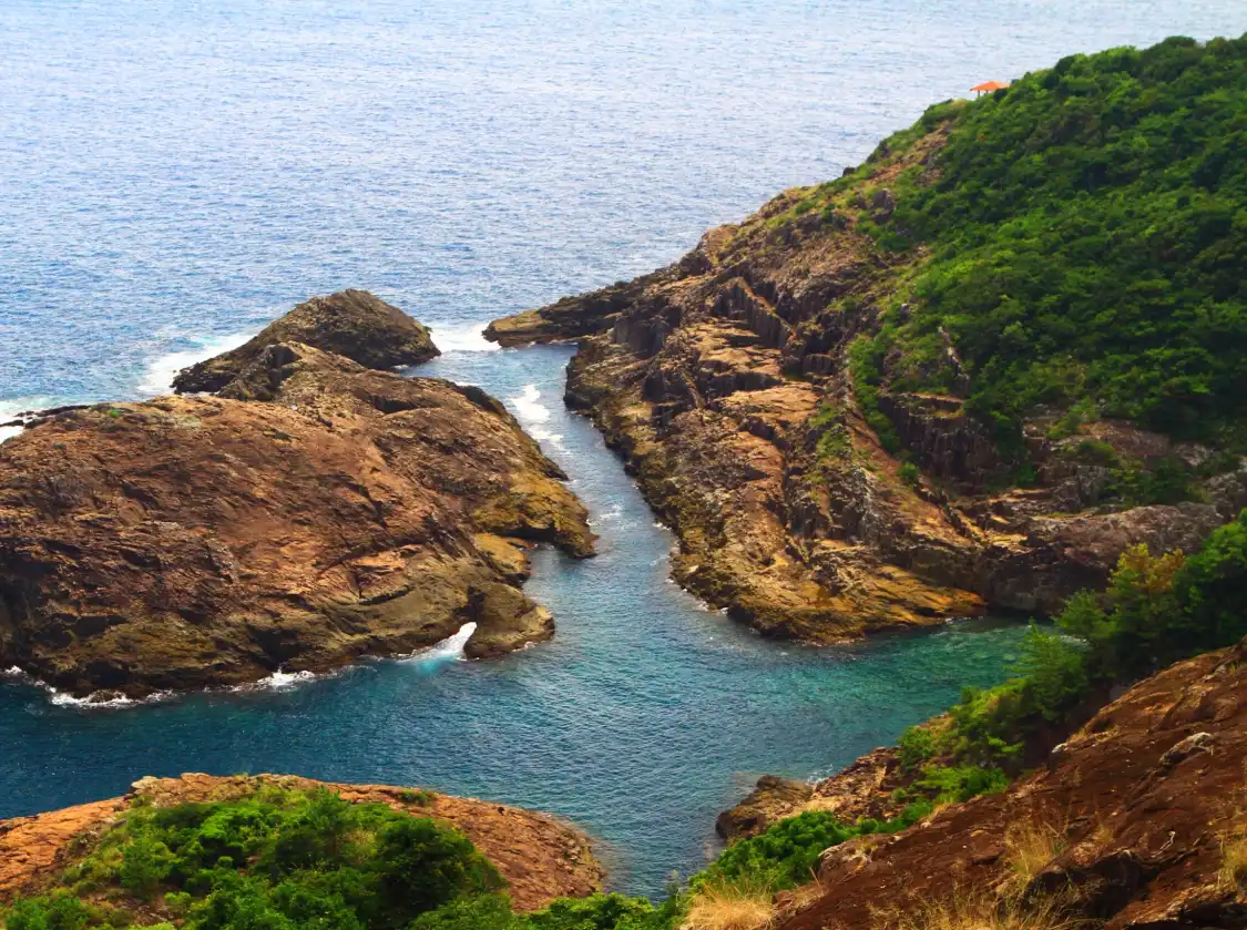 Các khách sạn gần Cruss Sea
