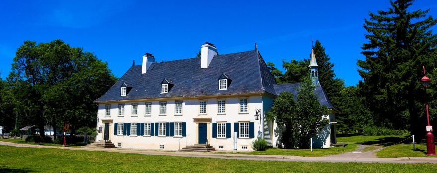 Mauvide-Genest Manor