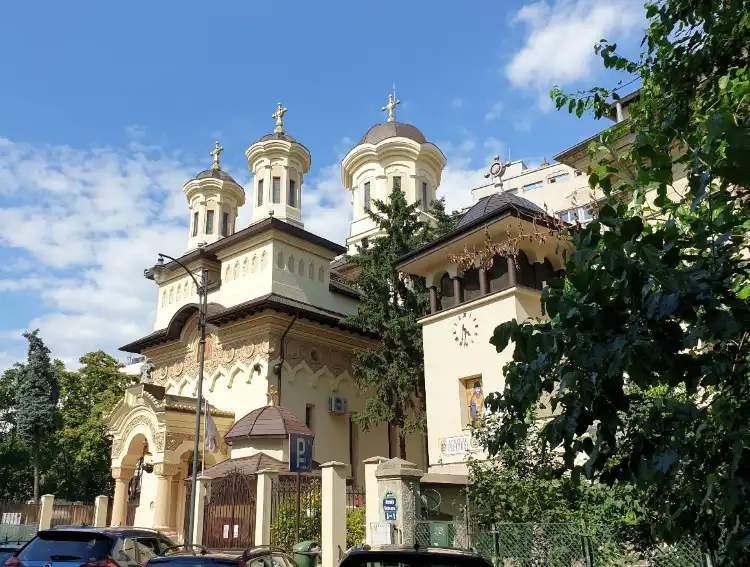 Các khách sạn gần Biserica Boteanu