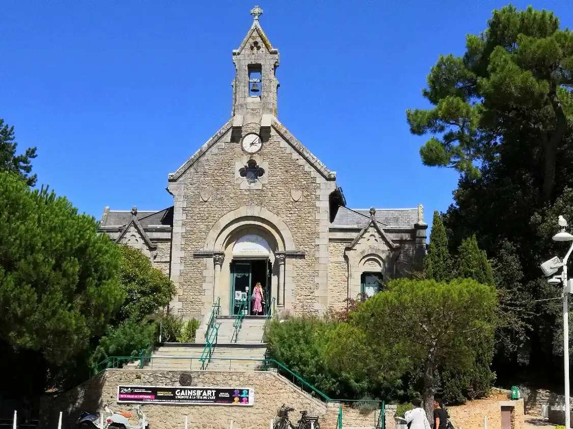 Hotels near Espace Culturel Chapelle Sainte Anne