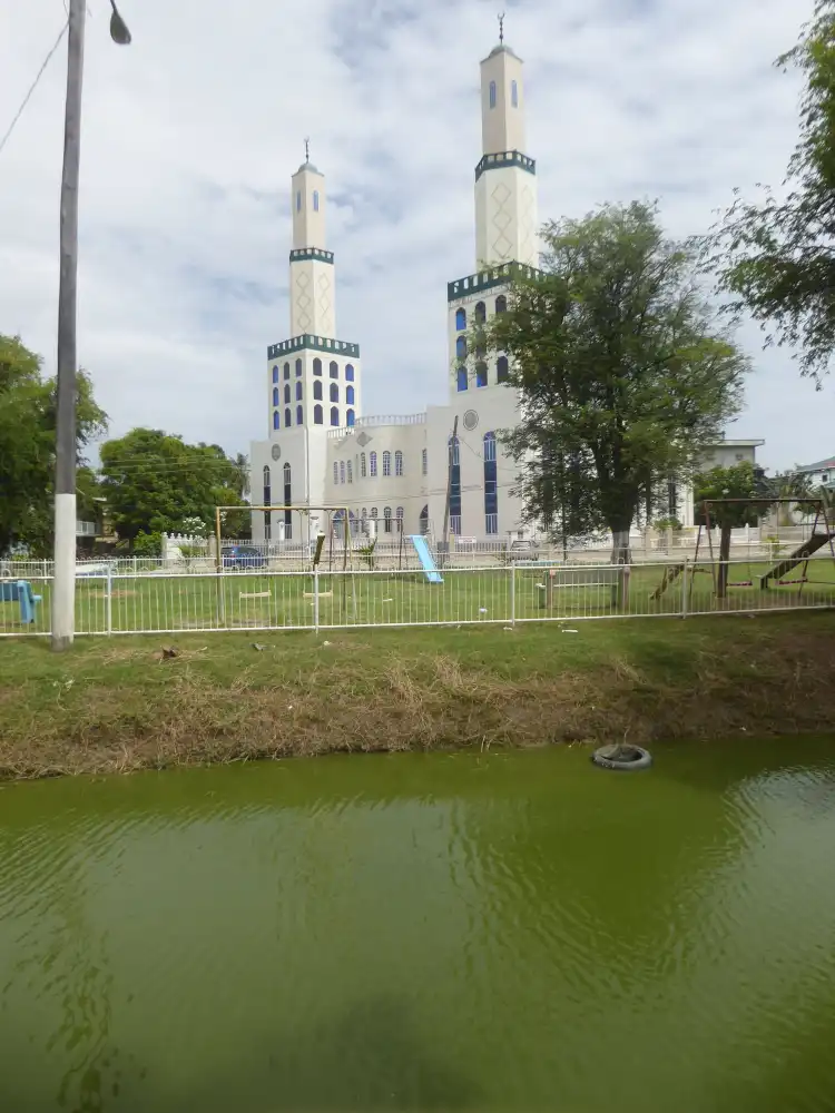 Các khách sạn gần Providence Mosque