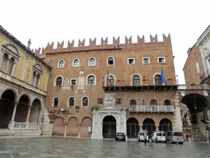 Hotels near Palace of the Podestà