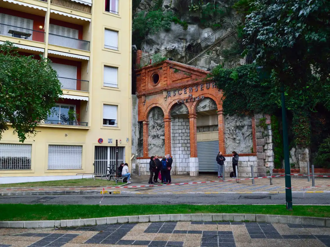 Hotel in zona Ascensore del Castello