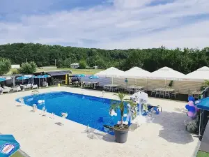 BLUE HEAVEN BEACH