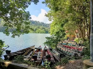 Hill Lake View Resort