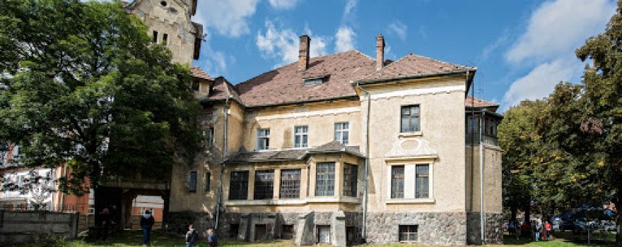 Castelul Urmánczy kastély