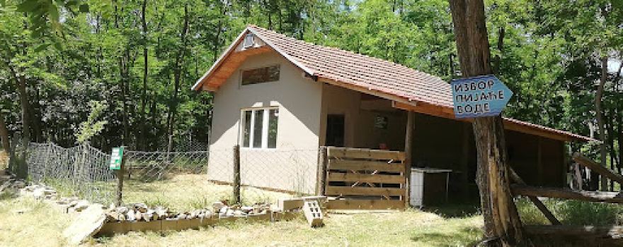 Dinamina koliba / Lovački dom