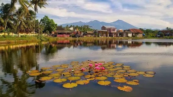 Gedung Bulu Tangkis desa muncan