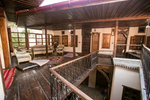 Kula Zühtü Bey Konağı