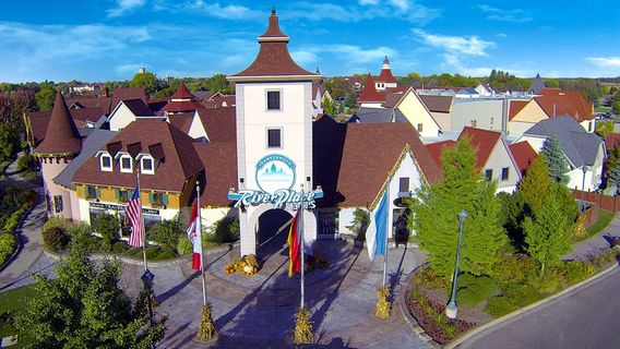 Frankenmuth River Place Shops