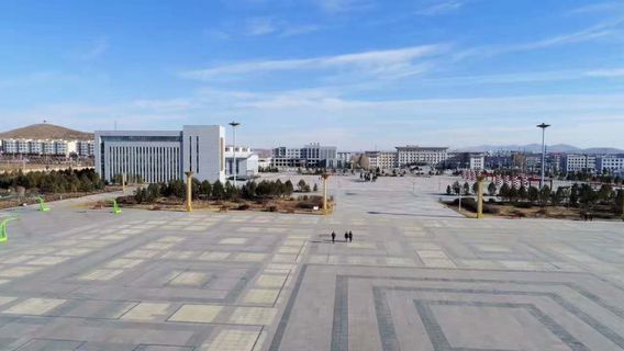 Taipusi Banner Cultural Square