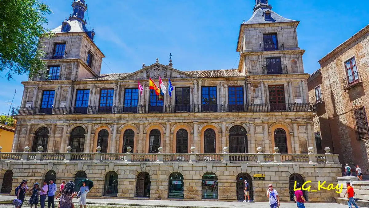 Hotels near Toledo City Hall