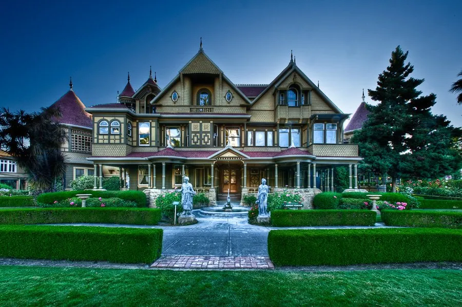 4_Winchester Mystery House