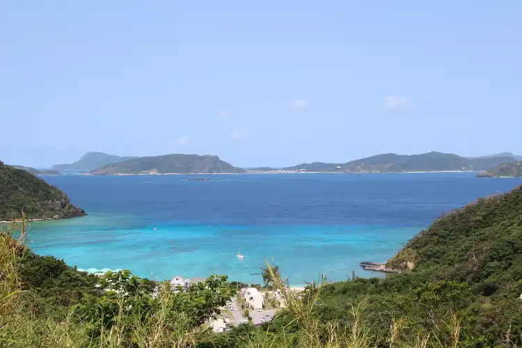 Hotels near Tokashiku Beach