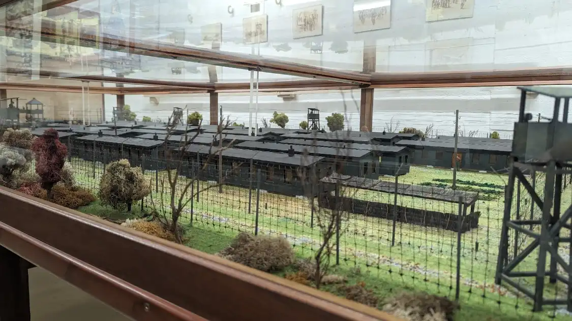 Hotels near Second World War Museum