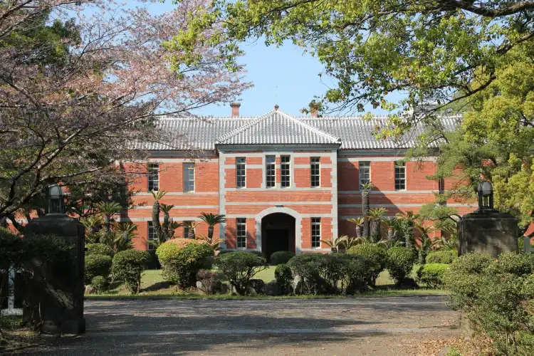 Các khách sạn gần Memorial Museum of the Fifth High School