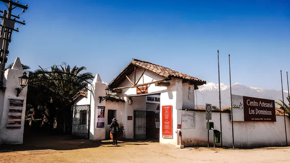 Centro Artesanal Pueblito Los Dominicos