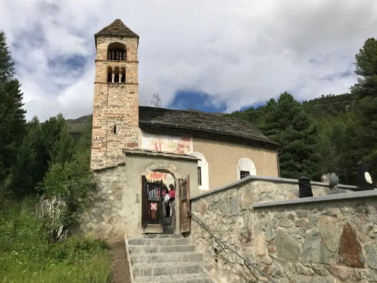 Hotels near The Burial Church of Santa Maria
