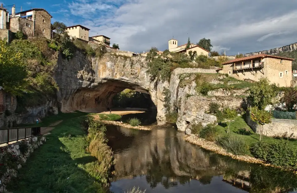 1_Nela River Natural Bridge