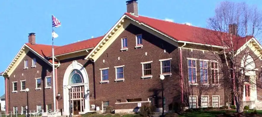 Hotels in der Nähe von Marion Carnegie Library