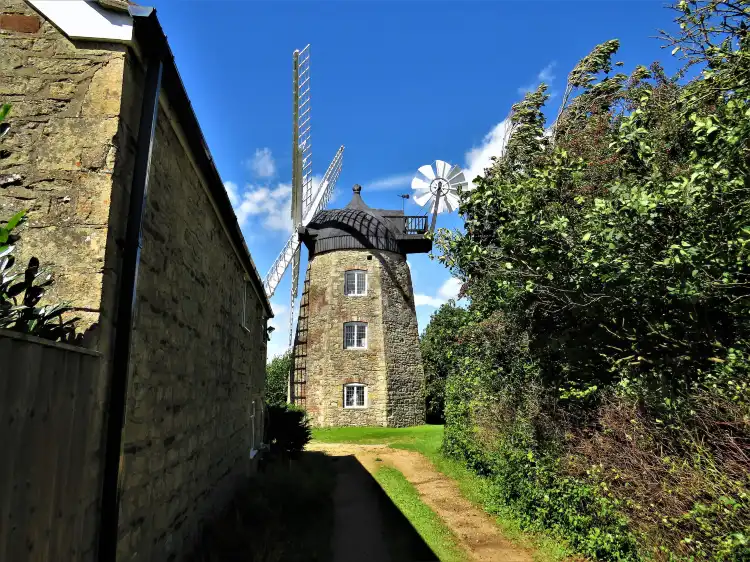 Hotels near Wheatley Windmill, Wheatley, Oxfordshire