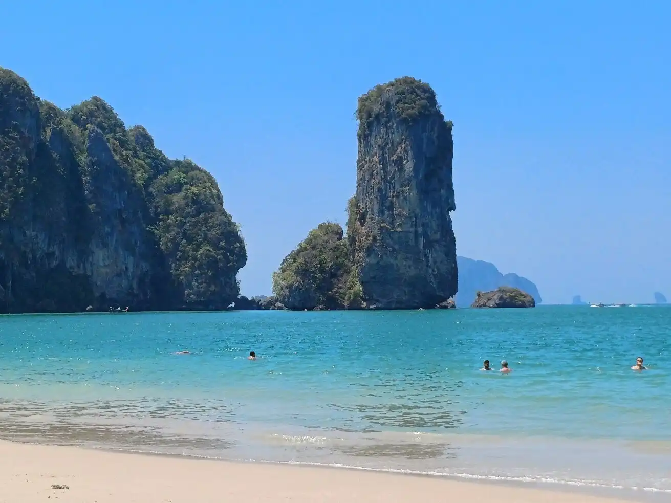 โรงแรมใกล้Pai Plong Beach