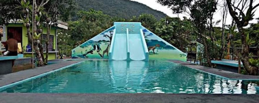 Ritz Pool