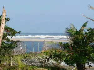 Obyek Wisata Pantai Suliwa