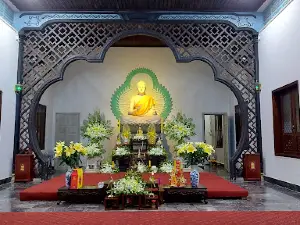 Temple Huyen Khong