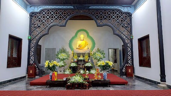 Temple Huyen Khong