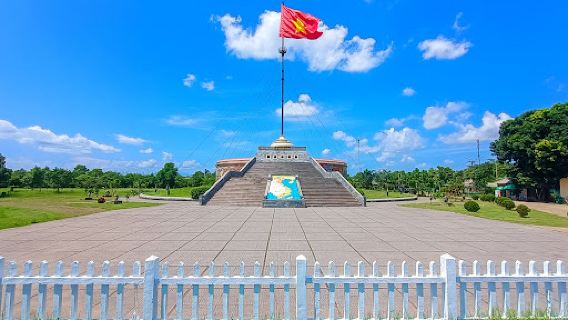 History Museum Hien Luong Bridge