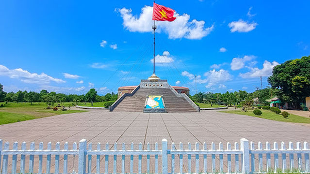 History Museum Hien Luong Bridge