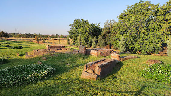 Ahlat Selçuklu Mezarlığı