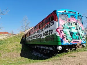 A Földből kitörő metrókocsi