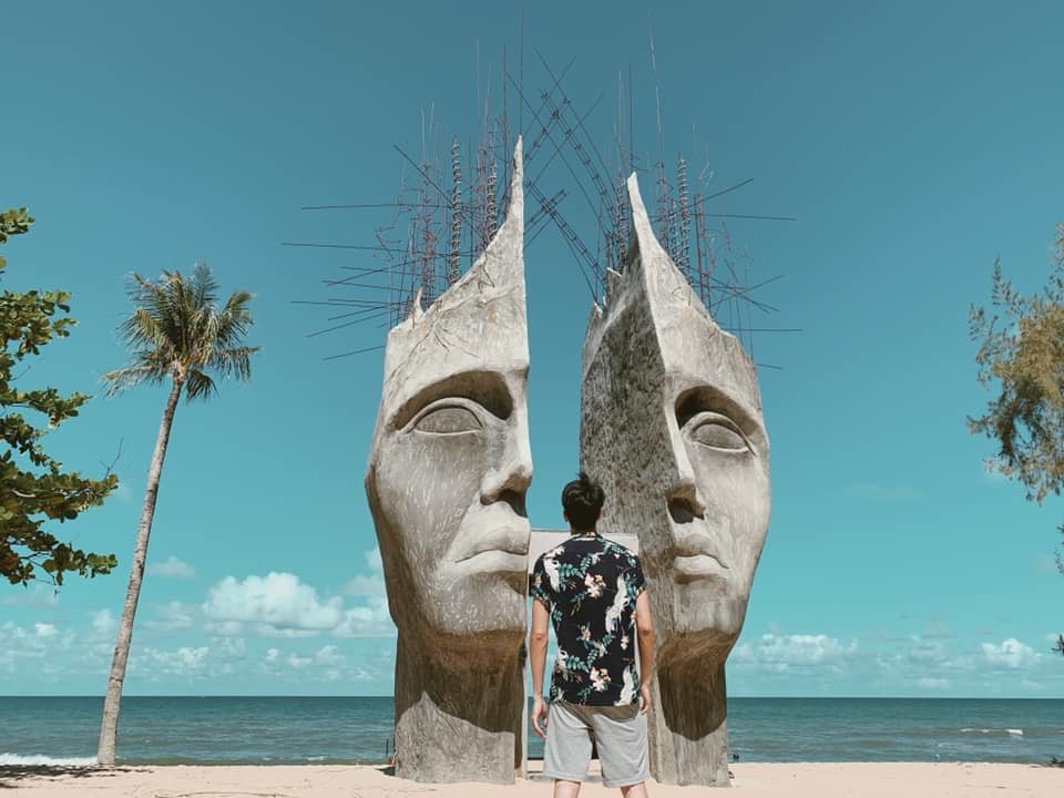 Аквамариновая бездна: Экология и эстетика кадра-Sunset Sanato Beach Club