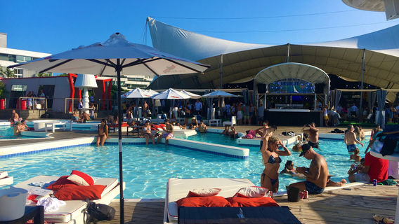 P12 International Parador